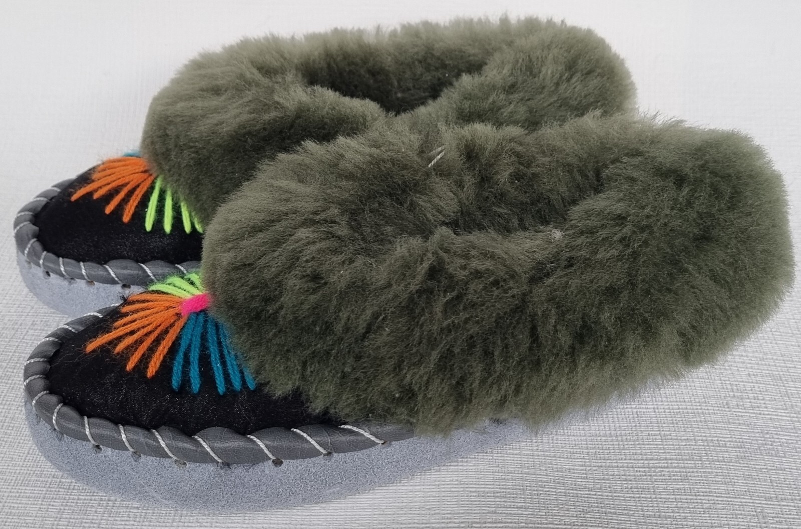 APL LAMMFELL Warme HAUSSCHUHE Mokassin Gr.34 NEU Schaffell leder Handarbeit (07.686)