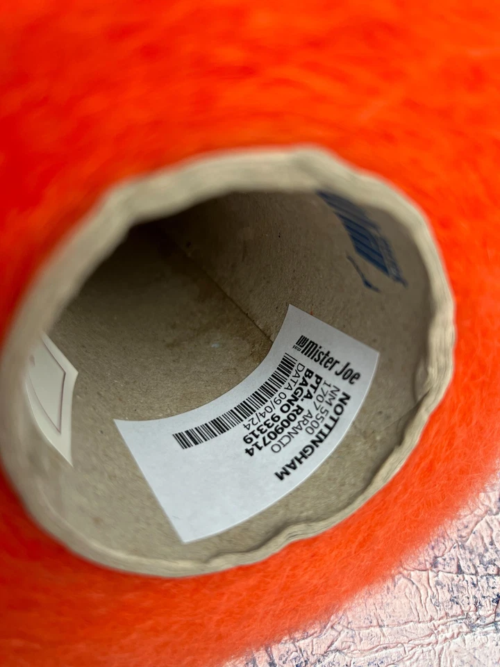 81/17/2% Kid Mohair/Polyamide/Elastan yarn Color Orange, per 100g/3.52oz - Image 2 of 4