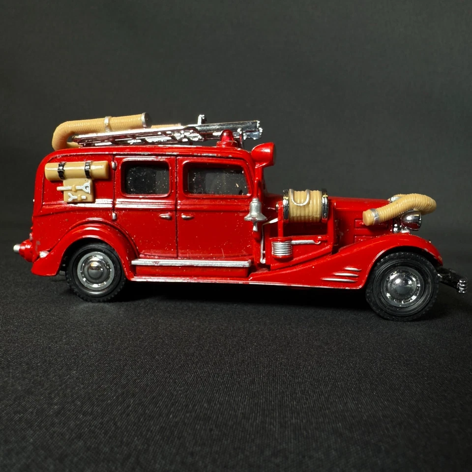 Lote de 2 Matchbox 1933 Cadillac Fire Wagon + Eligor 1932 Ford Fire Truck Diecast Foto 3 de 4