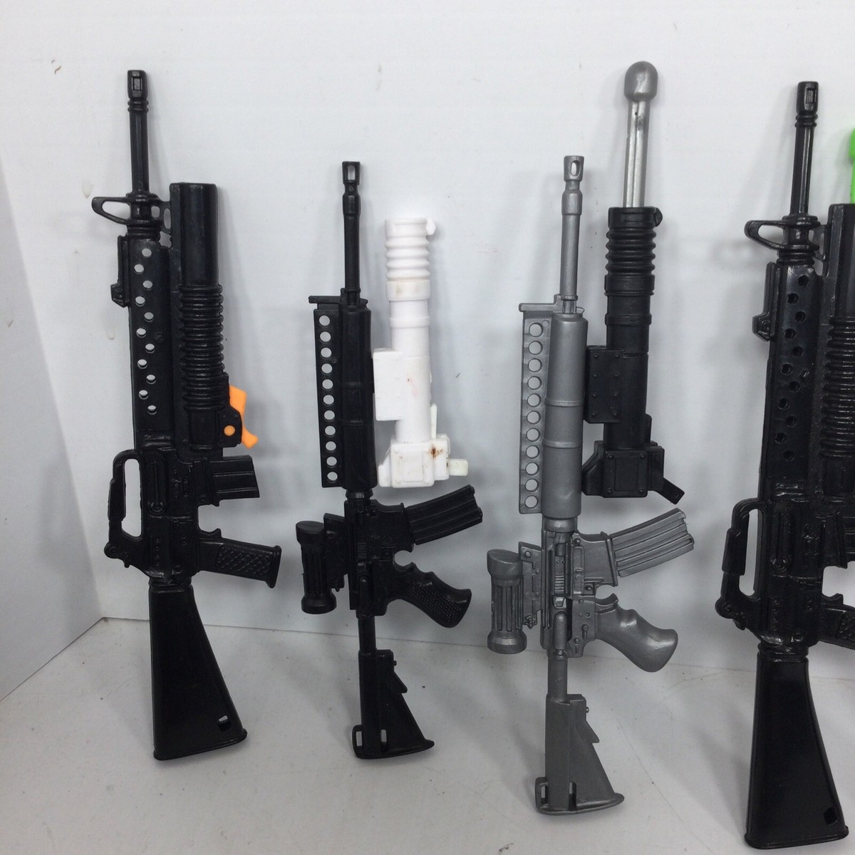 LOT OF 9 1/6 DART LAUNCHING WEAPONS M-16 SCI-FI HASBRO GI JOE 21ST
