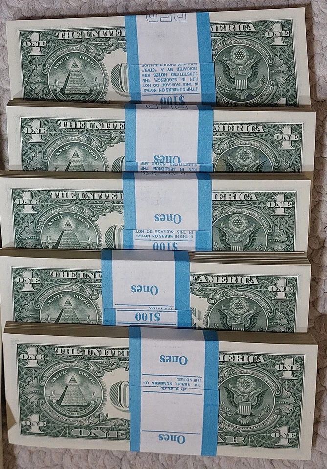 BEP $100 STRAPS OF ONE DOLLAR BILLS UNCIRCULATED S/N's IN SEQUENCE 2021 - Image 3 of 3