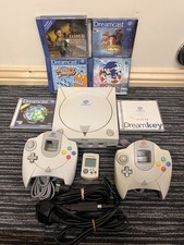 Sega Dreamcast Video Game Console 2 Controllers & Games Bundle Shenmue Sonic