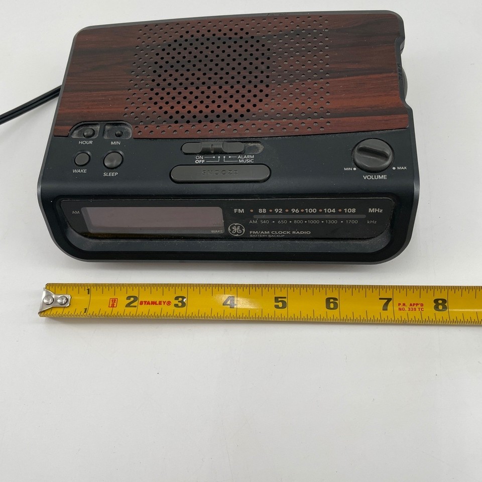 GE Vintage Compact AM FM Clock Radio Faux Wood Grain LED Display Model ...