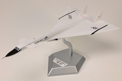 L2139 SQ Wings XB-70A Valkyrie 1/200 Model Prototype AV-2 USAF
