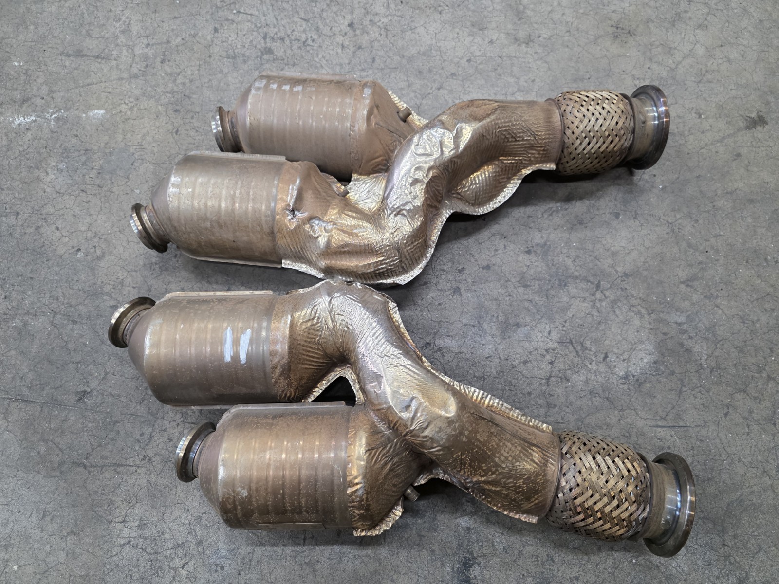 LAMBORGHINI AVENTADOR EXHAUST CATALYTIC CONVERTERS OEM 07M131778B 07M131777B