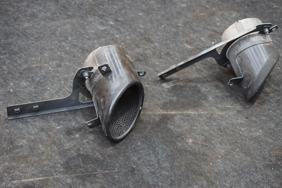 Set Rear Left & Right Exhaust Tail Pipe Tip Black Oem Aston Martin Rapide 2011 - Image 2 of 4