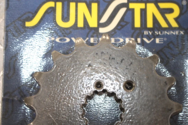 Yamaha YZF600R 2007 piñón delantero Sunstar 530-17T 51117 sin precio base Foto 3 de 4
