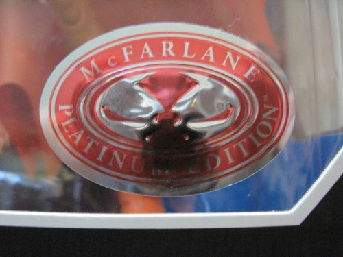 BATMAN ORANGE SUIT McFarlane Red Platinum Edition DC Multiverse 7" Free Shipping - Picture 3 of 3