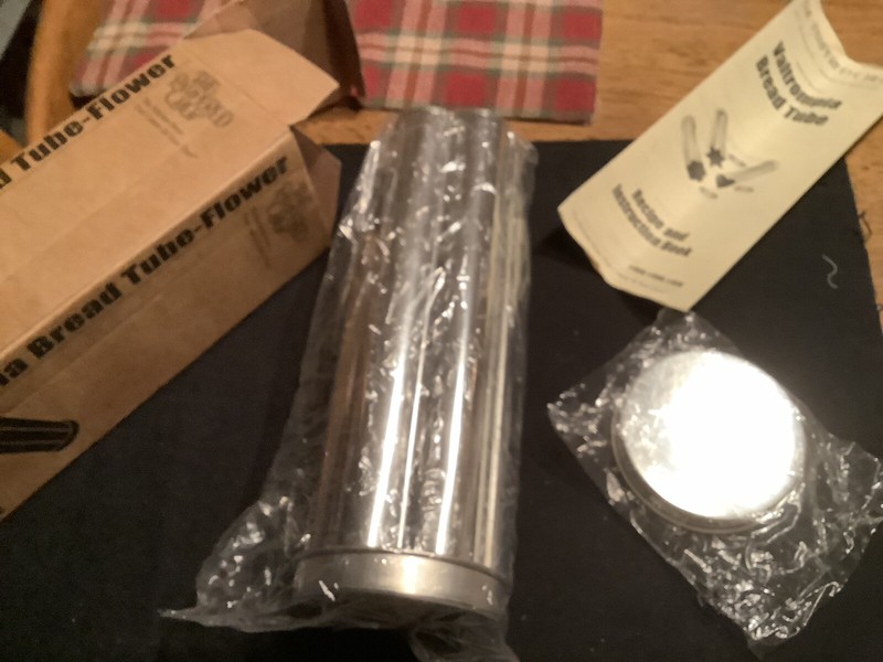 Pampered Chef # 1550 Valtrompia Bread Tube Flower Original Box  Showers Parties