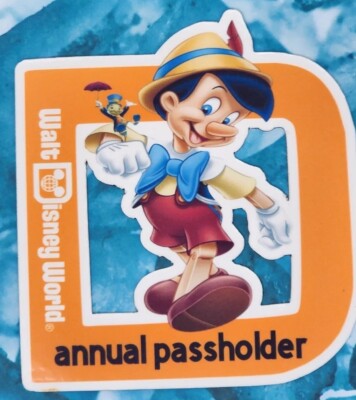 WALT Disney World magnet Passholder  Pinocchio