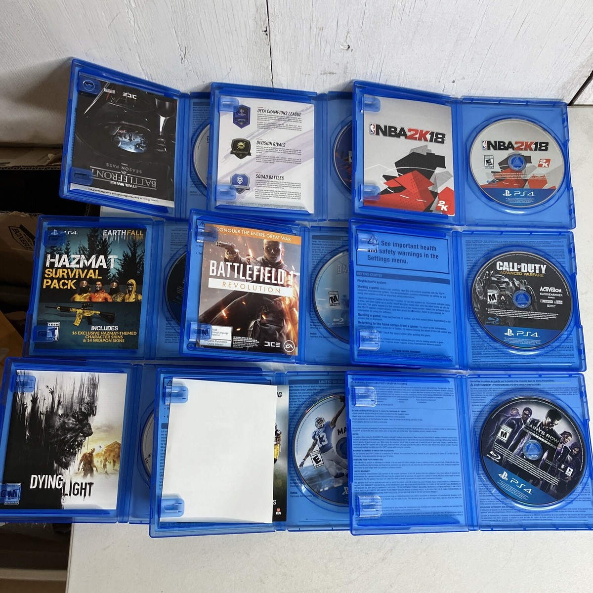Sony PlayStation 4 PS4 500GB CUH-1215A Controller Bundle 10