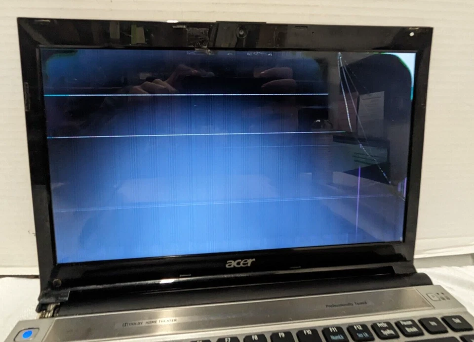 Portátil Acer Aspire 3830 14" Intel i5 2ª Gen 4gbs Ram Sin Disco Duro Foto 2 de 4