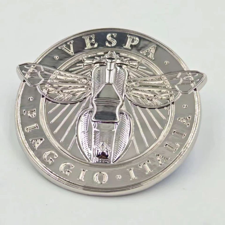 Piaggio Avispa Vespa 3D Aluminio Insignia Emblema Calcomanía Color Plata Redondo - Imagen 2 de 4