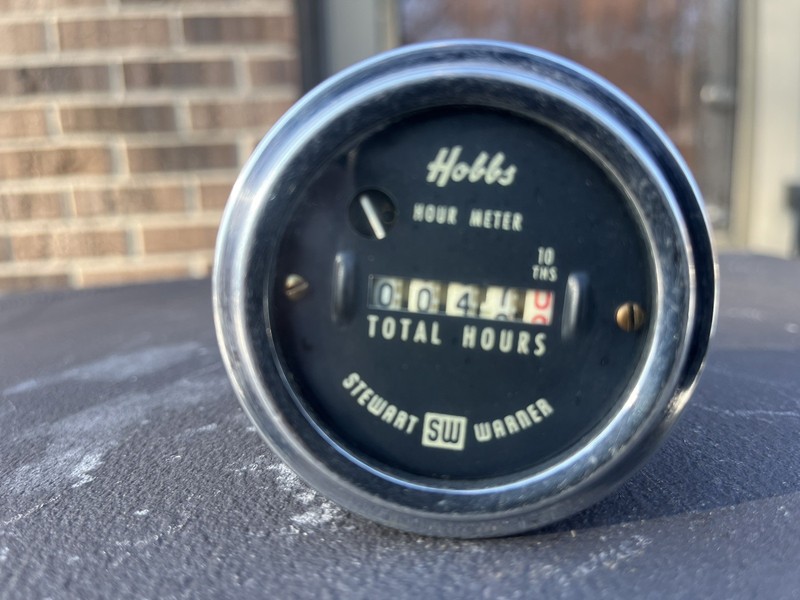 Hobbs/Stewart-Warner Hour Meter Indicator M1-973 6/12 V (Hours: 47.0)
