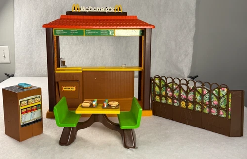 VINTAGE 1982 BARBIE LOVES MCDONALDS PLAY SET #5559 ALMOST COMPLETE