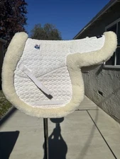 EA MATTES SHEEPSKIN HUNTER PAD 17.5” IN SUPERB CONDITION