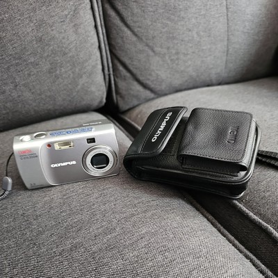 Olympus CAMEDIA C-310 Zoom / D-540 Zoom  Digital Camera With original case