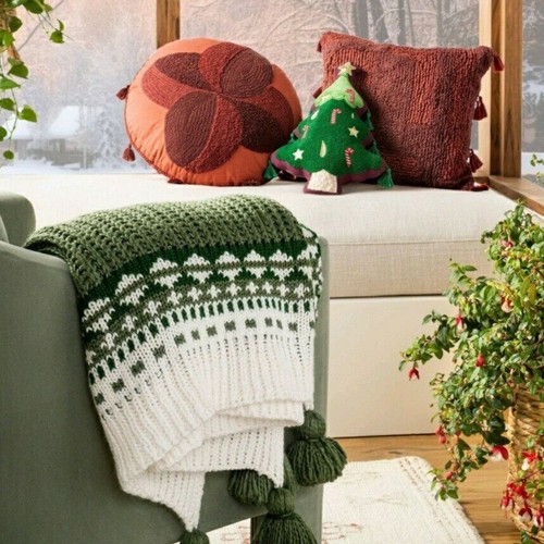 Jungalow Opalhouse Christbaumkissen grün Quasten verziert launisch NEU - Bild 6 von 9