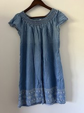 Old Navy Chambray Embroidered Dress Size Small Short Sleeve Smocking Neckline
