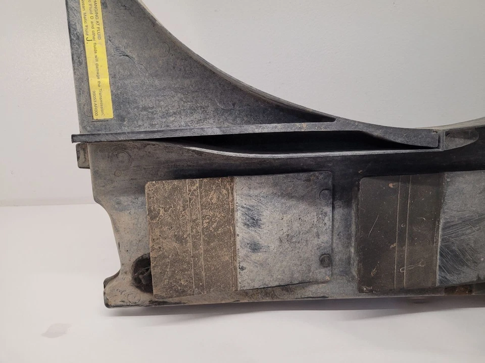 2004 05 06 07 08 09 10 11 12 13 14 2015 NISSAN TITAN Radiator Shroud 5.6L  Foto 3 de 4