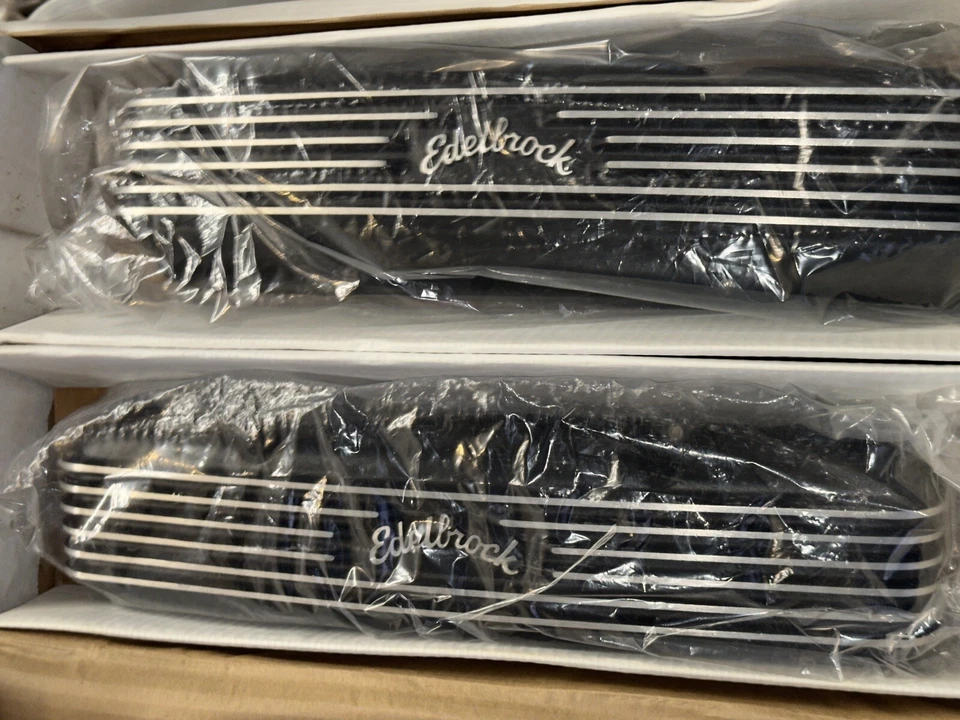 Juego de cubierta de válvula Edelbrock 41453 Classic Series, para bloque pequeño Chevy-Nuevo Foto 3 de 4