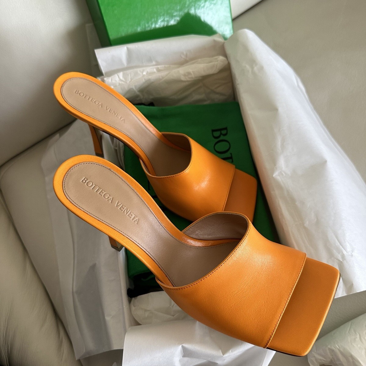 サンダル・ミュール BOTTEGA VENETA Women Sandals 690022VBSF0 7593 ORANGE NEW Bottega Veneta Women's Orange Stretch Square Toe Slide