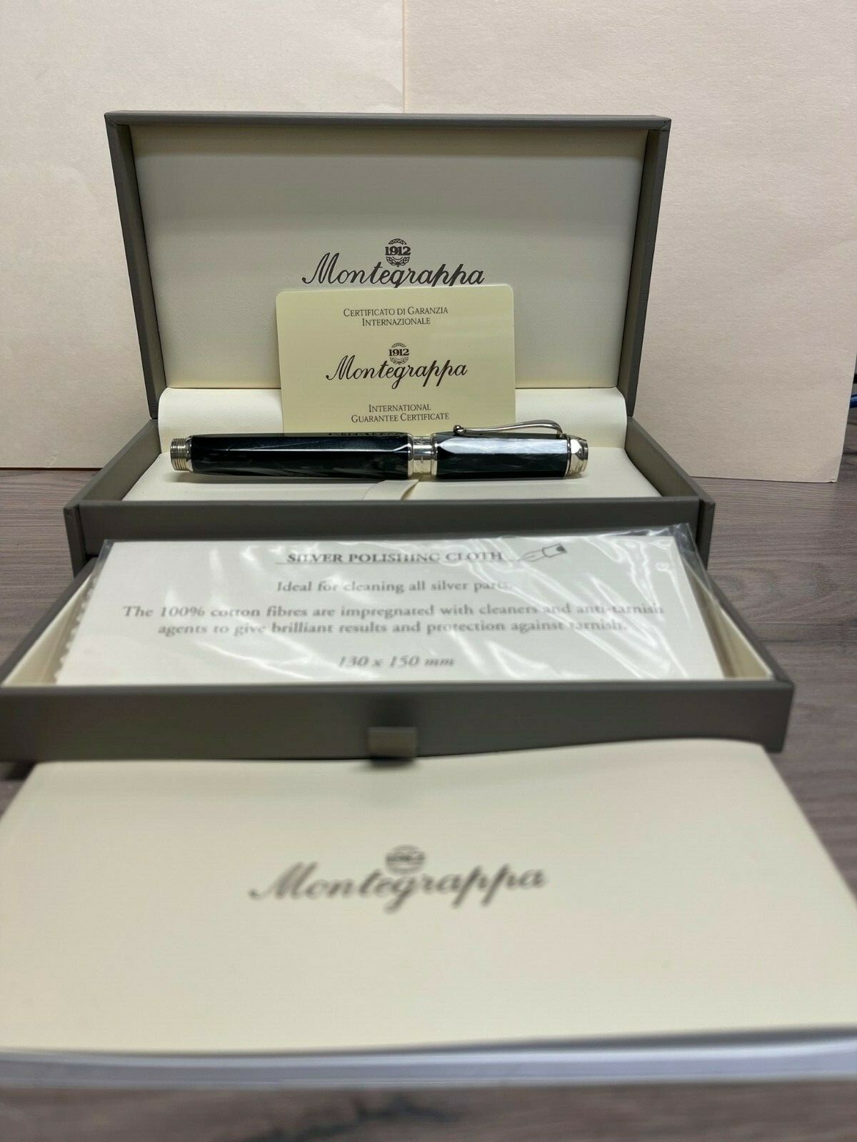 Montegrappa Marostica The Game of Chess LE Rollerball Pen (#191), Sterling  Silver with burgundy lacquer (Mint, in Circular Wooden Box) - Peyton Street  Pens