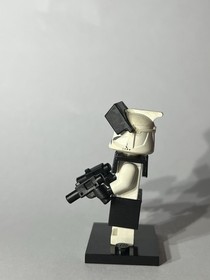 LEGO STAR WARS CLONE TROOPER (PHASE 1) BLACK VISOR, PAULDRON AND KAMA SW0223