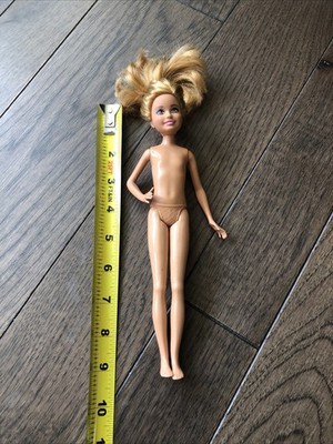 BARBIE Stacie Doll 2011 9 