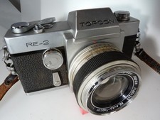VINTAGE TOPCON RE-2 Chr.35 mm SLR Film Camera w RE AUTO TOPCOR 58/1.8 lens.READ