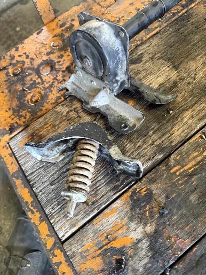 2008-2016 FORD F250 F350 SUPORTE DE PNEU SOBRESSALENTE DE EMERGÊNCIA SUPORTE DE SUPORTE FABRICANTE DE EQUIPAMENTO ORIGINAL - Imagem 3 de 4