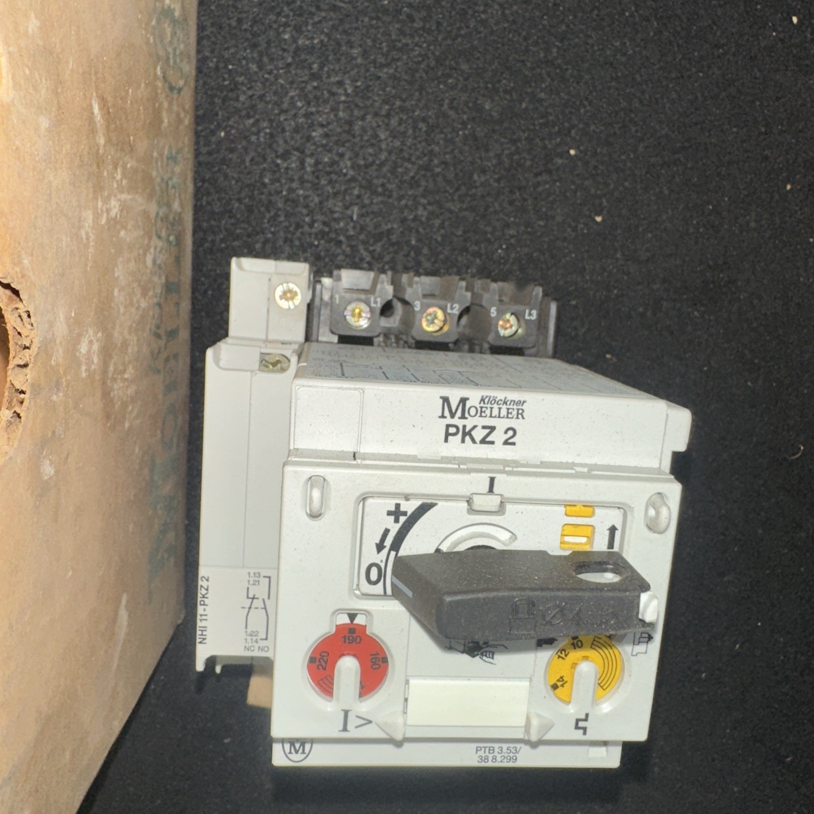 KLOCKNER MOELLER PKZ2/ZM-16 MOTOR PROTECTOR/CIRCUIT BREAKER (st2255)