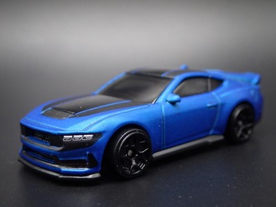 2024-2025 FORD MUSTANG DARK HORSE BLUE 1:64 SCALE DIORAMA DIECAST