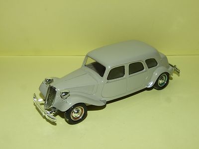 Miniature Elysée 1/43 – Citroën Traction 15cv Familiale Découvrable – Noir 1954 – Occasion