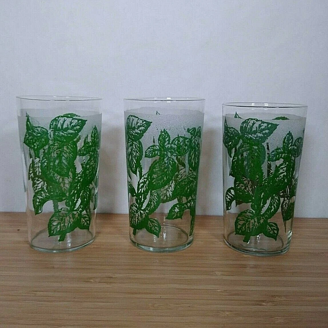 Vintage Green Leaf Pattern Frosted Top 16 Ounce Drinking Glasses Set of 3