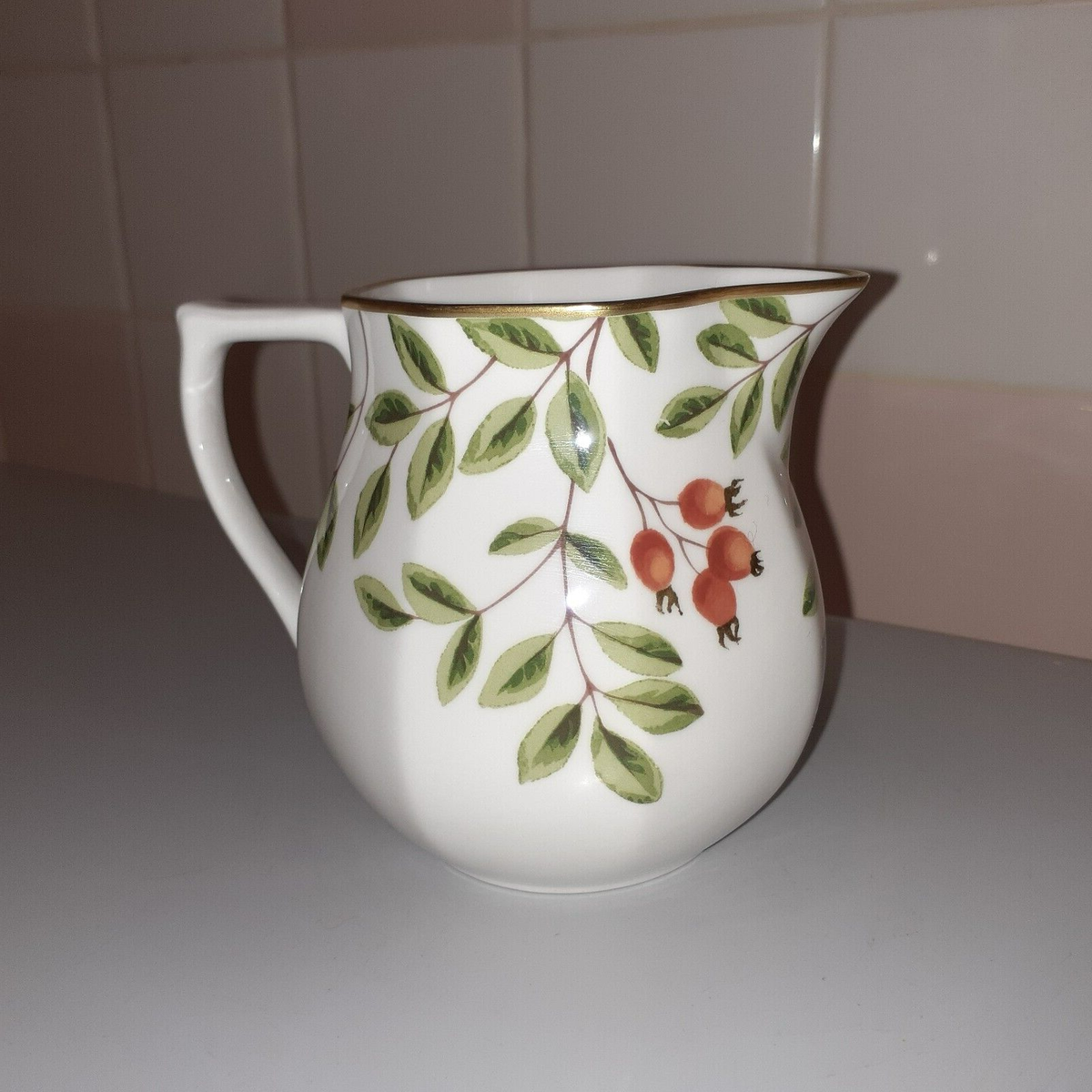 2000 Tiffany & Co Fine Bone China made in England Creamer TIFFANY