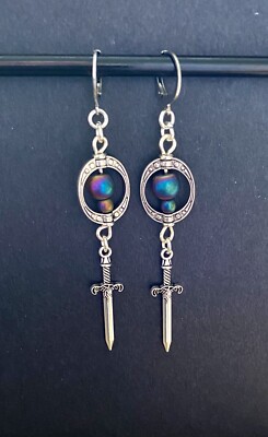 Edelstahl Dolch/Schwert Ohrringe mit Hämatit Steinen. Unisex Goth Ohrringe