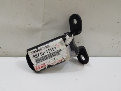 TOYOTA Genuine Pair Upper, Lower Front Door Hinges 68720 - 12151