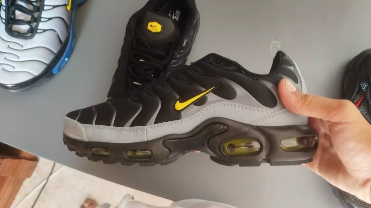Nike tn amarillas hot sale