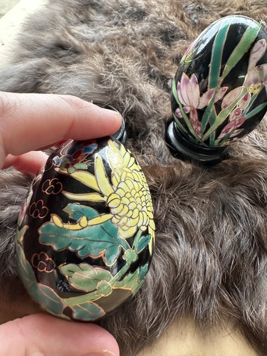 Handwerkliches handbemaltes buntes Blumenmuster Keramik Ei 3er Set - Bild 5 von 14