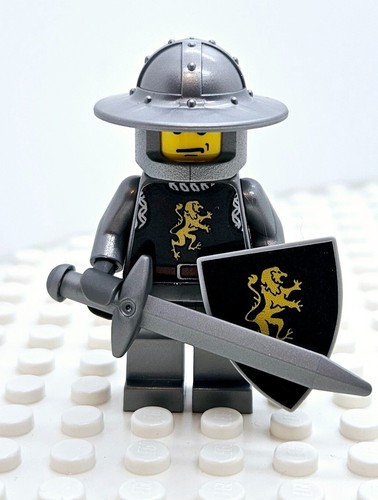 Castle Gold Lion Knights Soldiers made with real LEGO® Minifigure - Picture 5 of 8