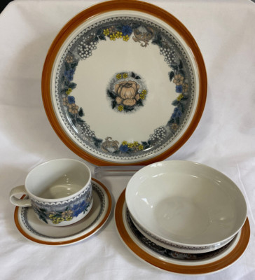 Goebel W. Germany Burgund 5 Piece Place Setting Oeslauer Manufaktur 1970's