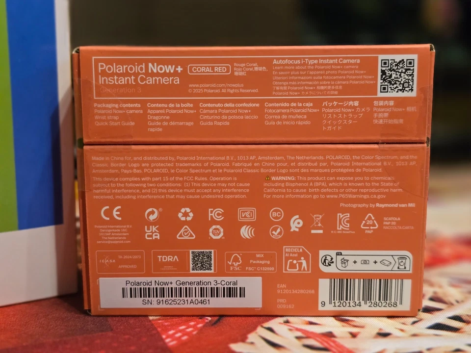 Polaroid Now+ Gen 3 Starter Set (Camera + 8 Polaroid) - Coral Red - Immagine 4 di 4