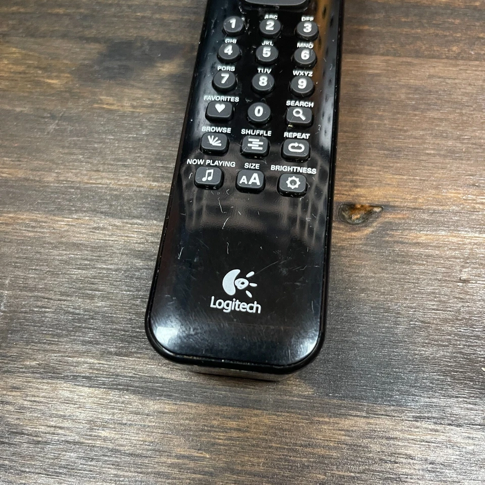 Logitech Transporter Netzwerk Musik Player - NUR FERNBEDIENUNG - getestet - Bild 2 von 4