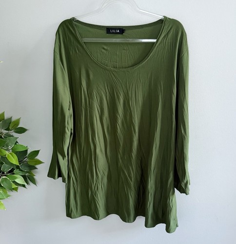 Lilia Womens Size M Tshirt Top 3/4 Sleeve Green Stretchy