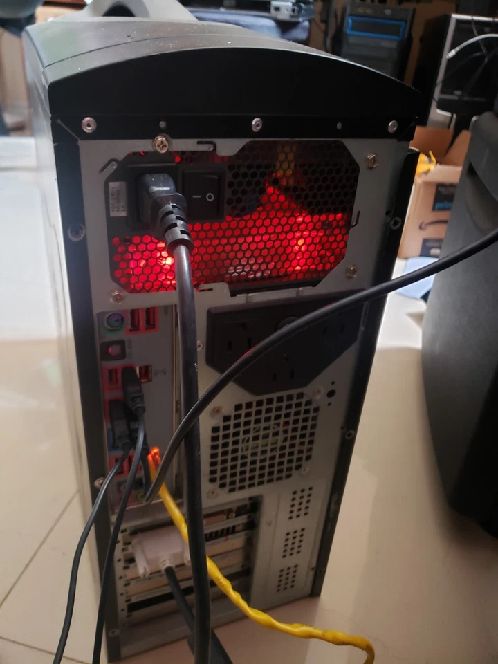 Custom Build Desktop PC AMD FX-4100 quad core 3.6 ghz ram 8 gb 700 gb hdd win 11 - Image 3 of 4