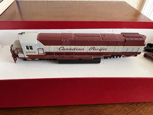 LOCOMOTORA Mehano HO Canadian Pacific #4503, para reparación, de colección | Zustand: Used