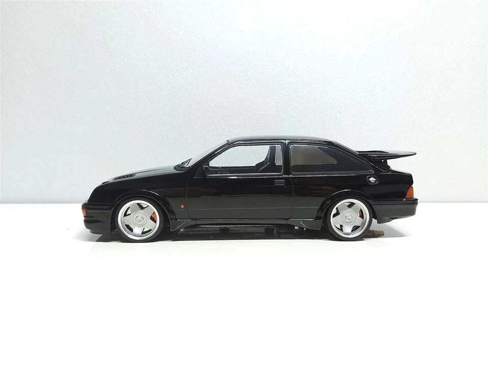 Ford Sierra RS Cosworth Tuning Nero del 1987 - 1/18 Artigianale base IXO - Immagine 4 di 4