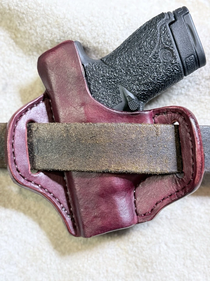 OWB Leather R.H. Pancake Style Holster S&W M&P Shield Alligator - Image 2 of 2