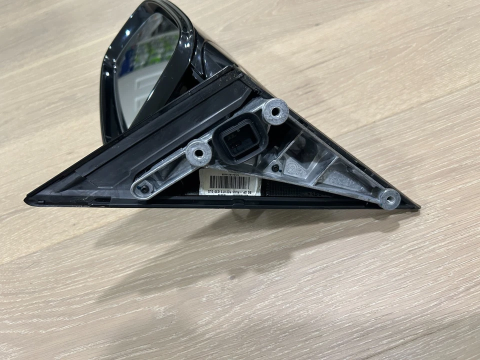 2018-2020 BMW 530i Passenger Side View Power Door Mirror - For Parts or Repair - Image 4 of 4